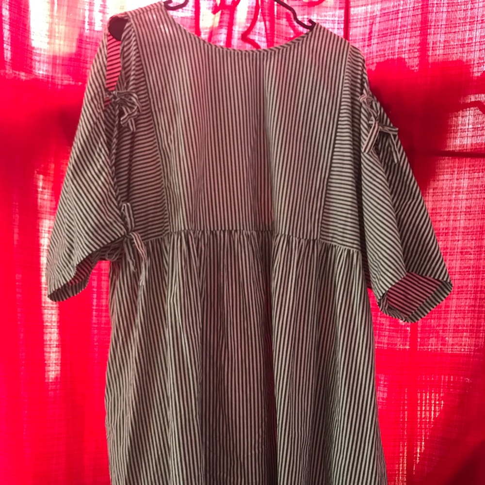 Oversized Monki dress with tie-up sleeves
